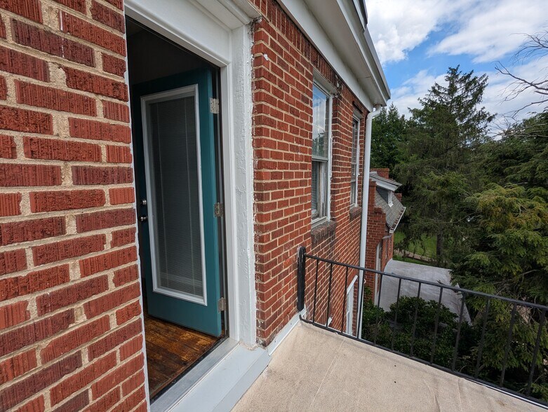 Building Photo - 2914 Idlewood Ave