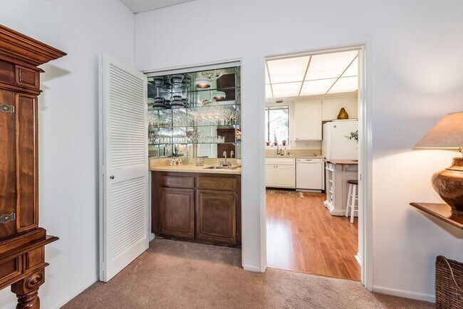 Building Photo - Unfurnished Spacious Montecito Shores 1700...