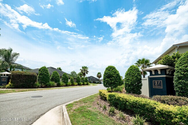 Building Photo - 35 Mercutio Ln