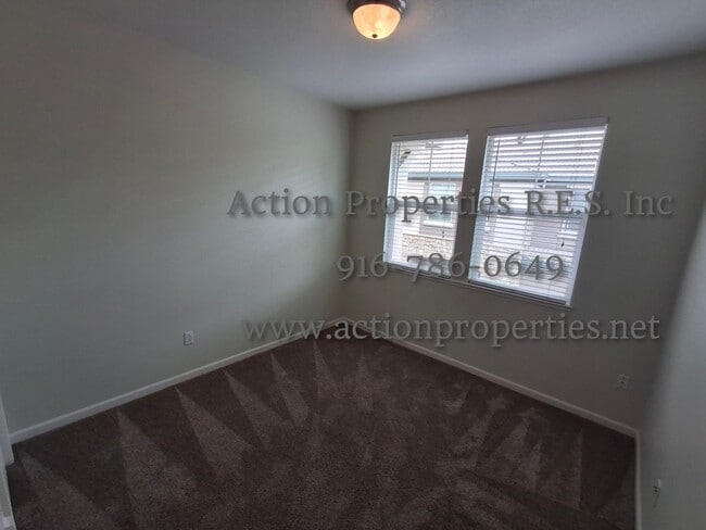 Building Photo - 2308 Las Palomas Loop