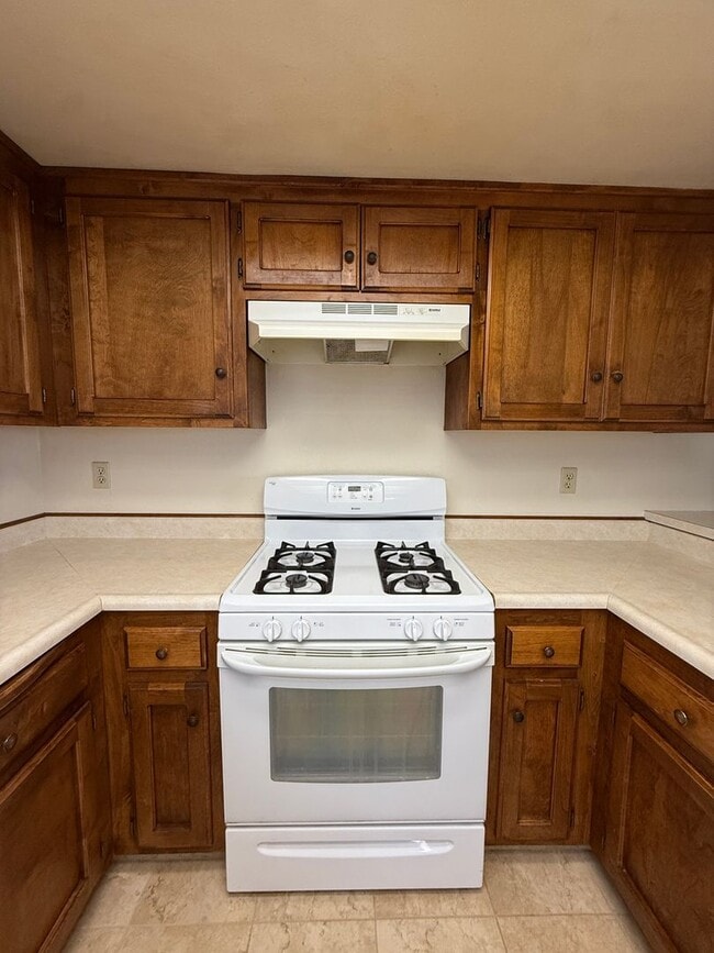 Building Photo - Old Orcutt Two Story Condo with One Car Ga...