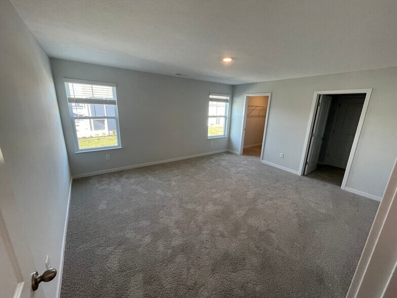 Building Photo - 6375 Marinelli Dr N