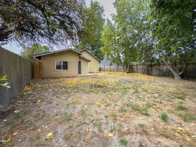 Building Photo - 319 15th Ave SE