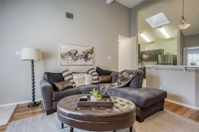 Building Photo - 1113 Oaklawn Ct
