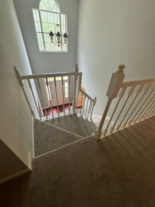 Building Photo - Gorgeous 4 bedroom 4.5 bathroom home in Ki...