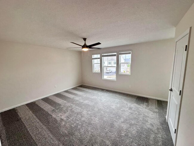 Building Photo - 1332 Red Tail Pl