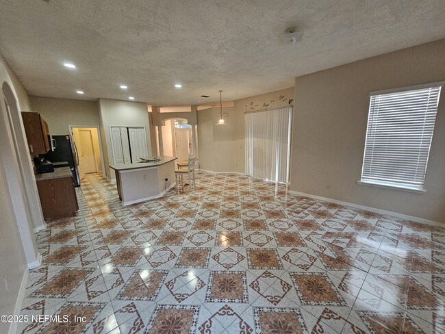 Building Photo - 10153 Carriage House Ct