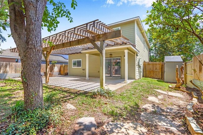 Building Photo - 7831 Saddle Run