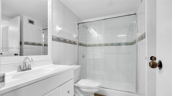 Building Photo - 2030 S Ocean Dr