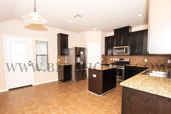 Building Photo - 9134 St Laurent Ln