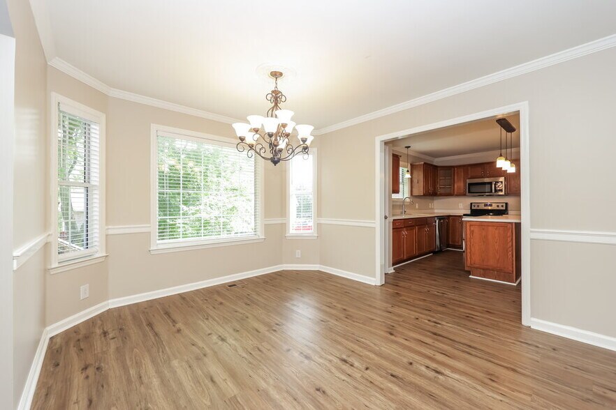 Building Photo - 6381 Paddington Way