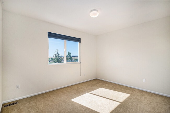 Building Photo - 11884 Swansea Dr