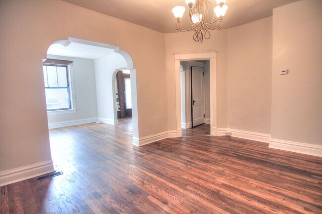Building Photo - 3153 Magnolia Ave