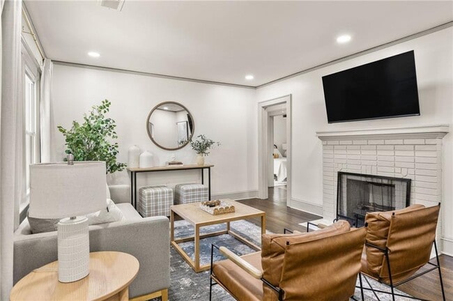 Building Photo - 3455 Rainey Ave