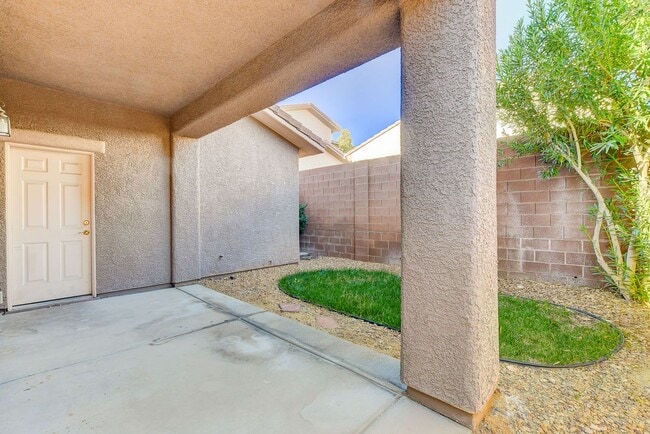 Building Photo - Summerlin Home - 3 Bedrooms + Small Loft +...