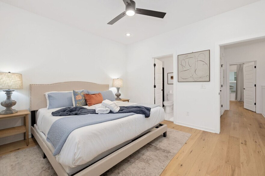 Building Photo - 1632 Neptune St