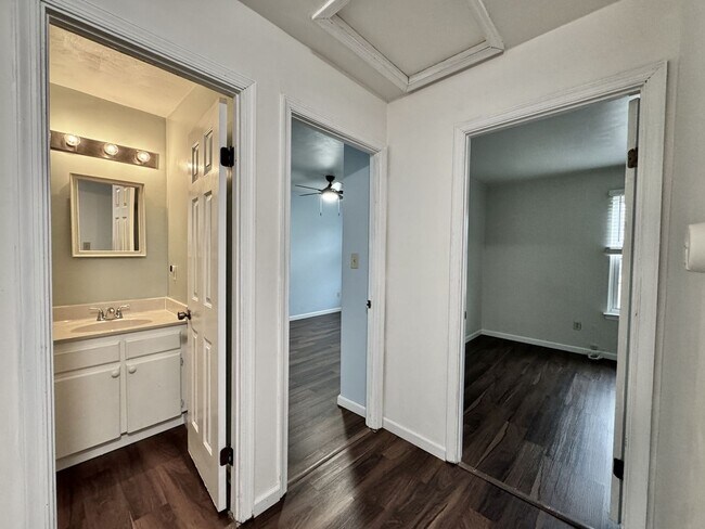 Building Photo - Glenleigh 1st-time Rental! Pet-Friendly, End-Unit Townhome, Cul-De-Sac with HUGE fenced backyard!