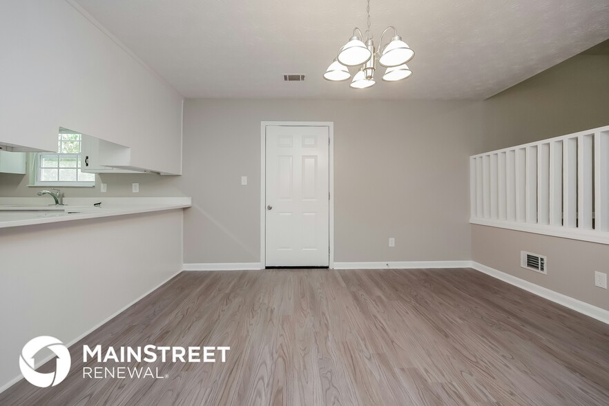 Building Photo - 5884 Dan Dr