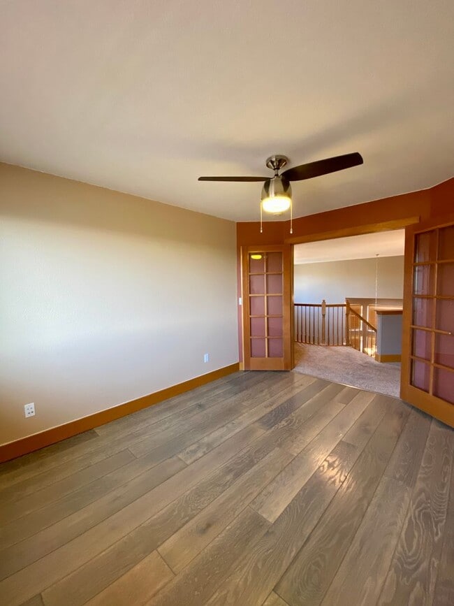 Building Photo - Immaculate 4 bed 3.5 Bath with Mountain Views and Unique Amenities!  Pet Friendly! Desirable 80922!