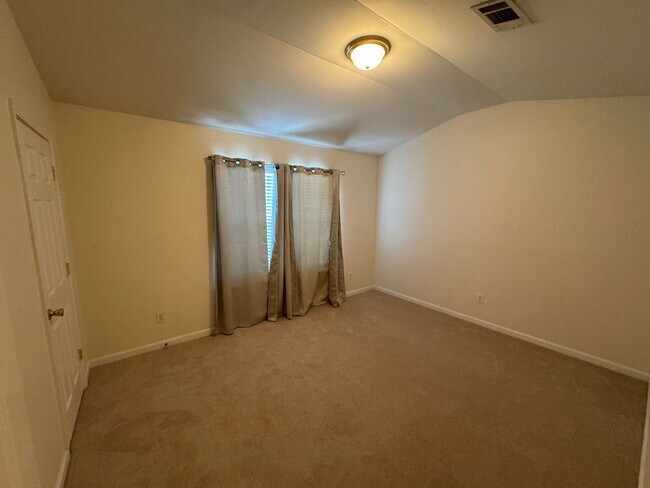 Building Photo - Great Franklin Condo in Hardison Hills!