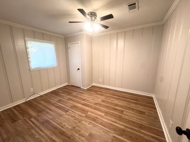 Building Photo - 3/1 for rent in Downtown Brandon 042!!