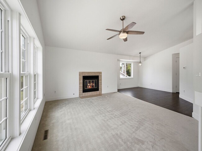 Building Photo - 2742 Pampas Dr