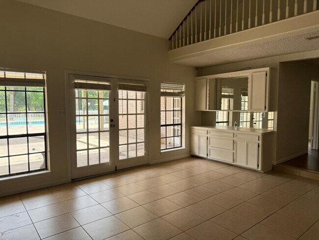 Building Photo - 831 Avenue L