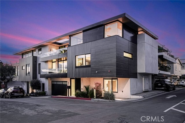 Building Photo - 405 26th St