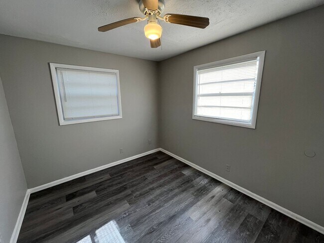Building Photo - Welcome Home – Comfort Meets Convenience. Call to ask about the Move-in Special!!!