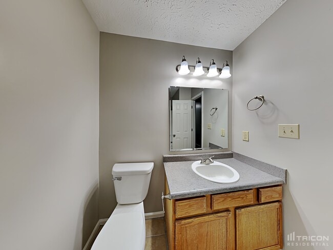 Building Photo - 557 Cembra Dr