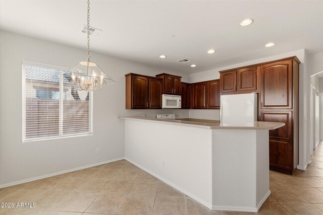 Building Photo - 8938 W Grovers Ave