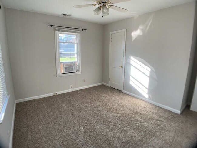 Building Photo - Spacious Rural Setting- 3 bedroom in Niles!