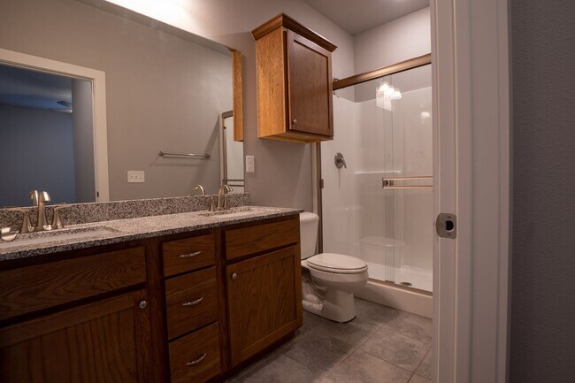 Building Photo - Charming 3-bedroom, 2-bathroom home located in the beautiful Pea Ridge, AR