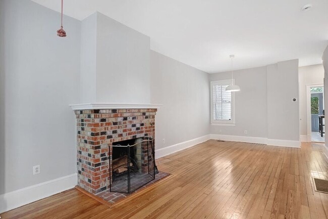 Building Photo - 1373 North Carolina Ave NE