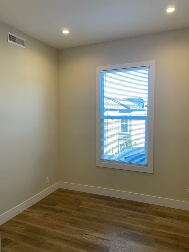 Building Photo - Single bedroom in beautiful Bernal Heights!