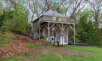 Building Photo - 376 Arnolds Neck Dr