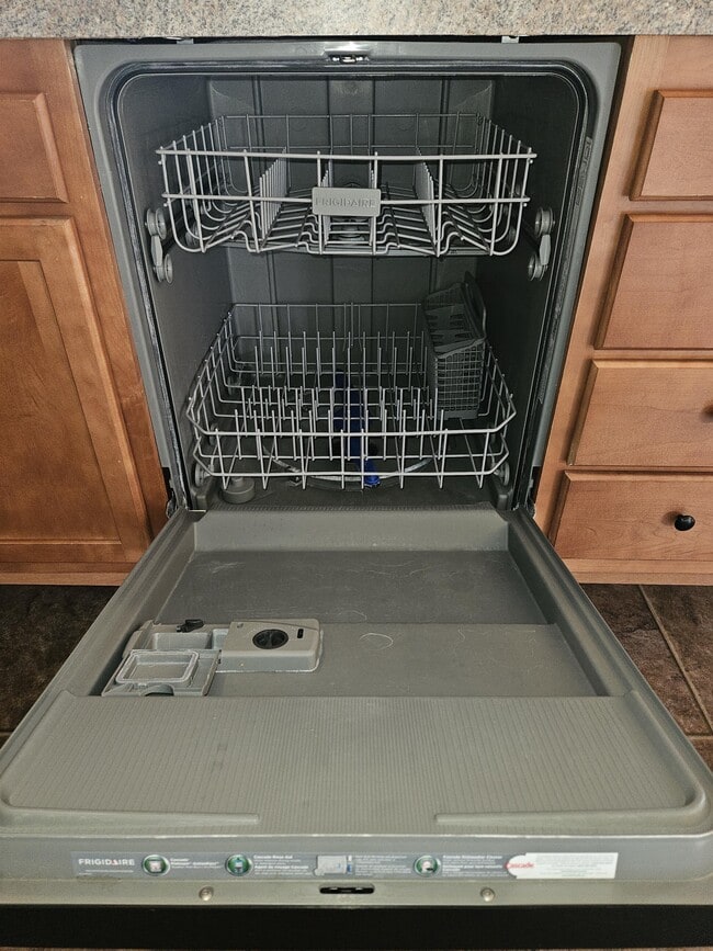 Building Photo - 201 Stull Ct