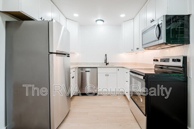 Building Photo - 5408 Westbourne Dr