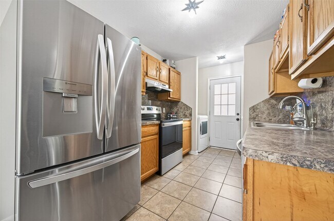 Building Photo - 10391 Royal Magnolia Dr