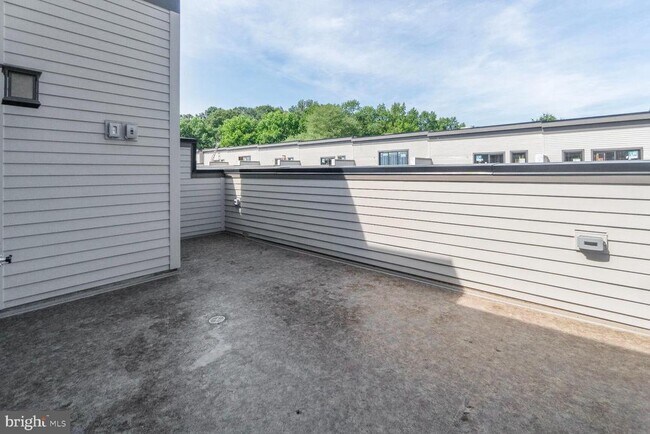 Building Photo - 5353 ZENITH OVLK