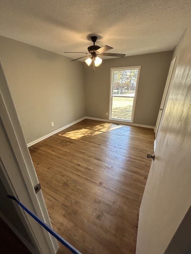 Guest bedroom #1 - 1406 Hayden St