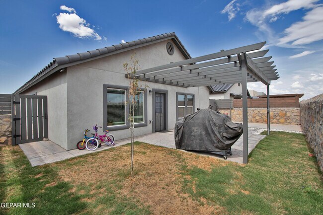 Building Photo - 13416 Cinderford Ave