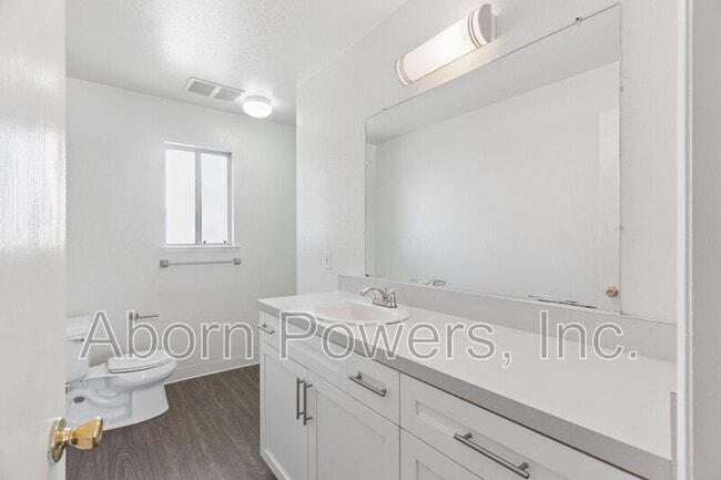 Building Photo - 2529 Greenwood Ln