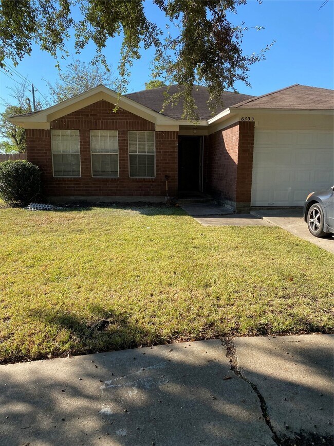 Primary Photo - 6303 Southwood Ct S