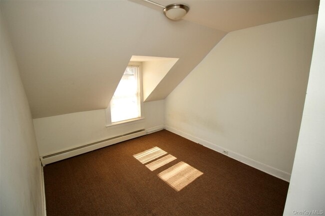 Building Photo - 4 School House Ln