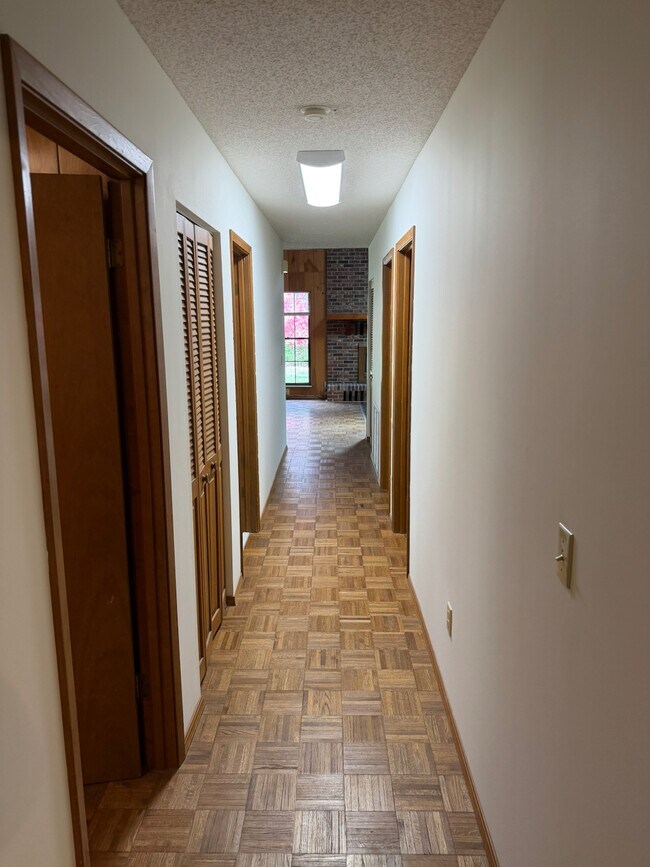 Building Photo - 3660 Crazy Horse Trail