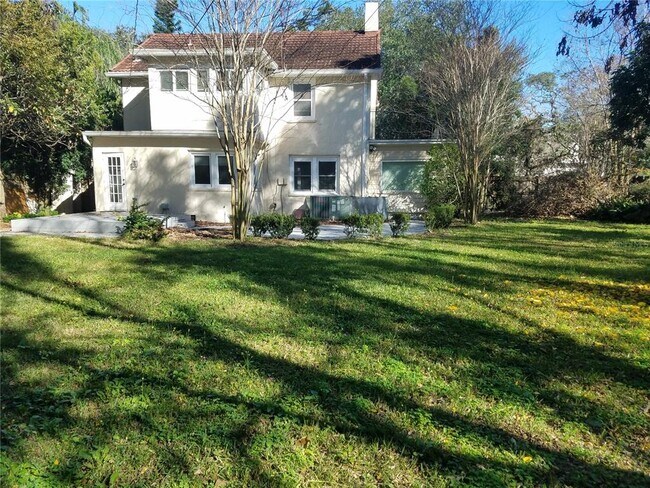 Building Photo - 746 Clifford Dr