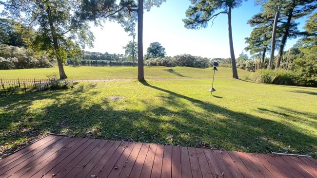 Building Photo - LIVE THE GOOD LIFE at this wonderful ranch...