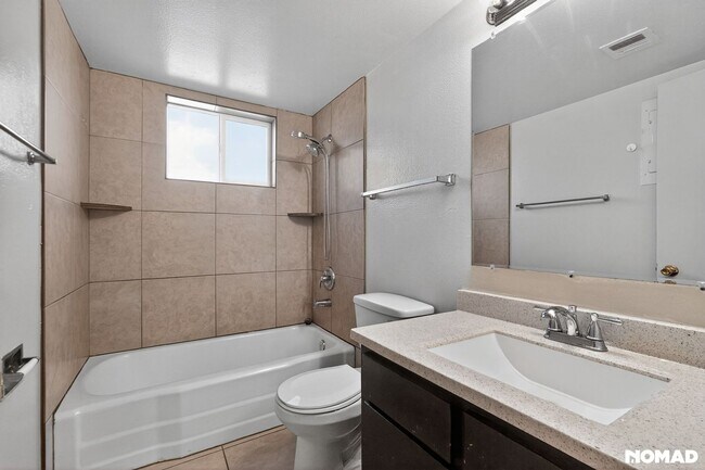 Building Photo - 6502 N 17th Ave