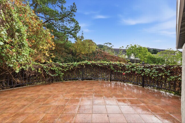 Building Photo - Exceptional Home in the Back of the Valley, Pacifica